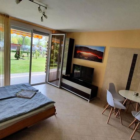 Appartement Igényes 4 fős apartman közvetlen a strandnál à Csopak Extérieur photo