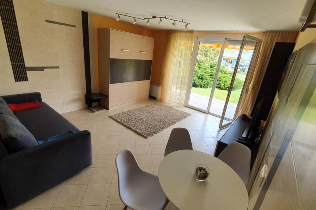 Appartement Igényes 4 fős apartman közvetlen a strandnál à Csopak Extérieur photo