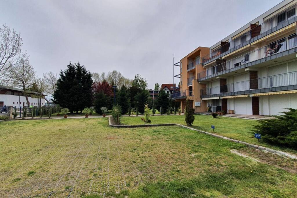 Appartement Igényes 4 fős apartman közvetlen a strandnál à Csopak Extérieur photo