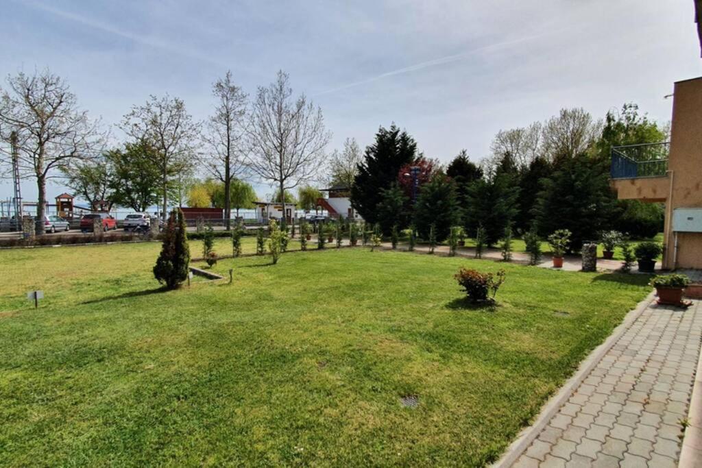 Appartement Igényes 4 fős apartman közvetlen a strandnál à Csopak Extérieur photo